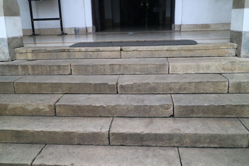 Entryway Concrete Repair in Des Moines, IA